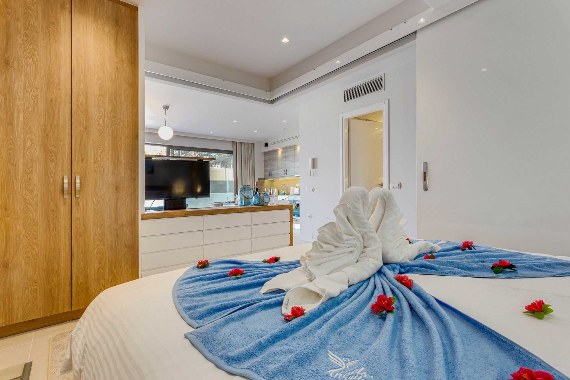 Angels Suites Platanias  Exterior photo